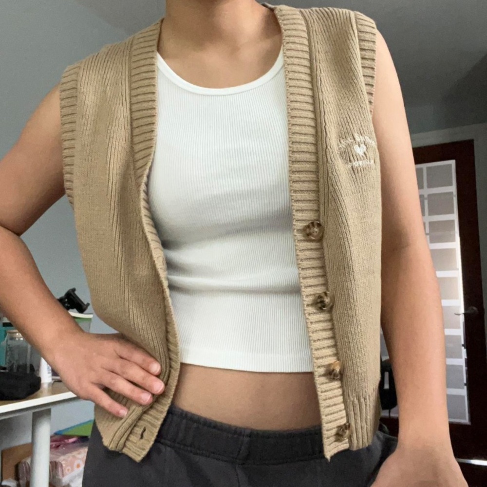 PacSun Women’s Pacific Sunwear Tan Knit Button Vest Small - Picture 2 of 10
